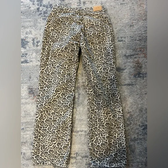 Stradivarius High Rise Cream and Brown Jeans - Picture 3 of 7